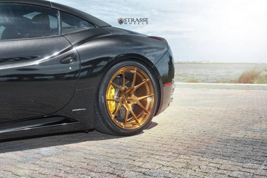 Детали экстерьера Ferrari California by Strasse Wheels 2015 года  (фото 9 из 10)